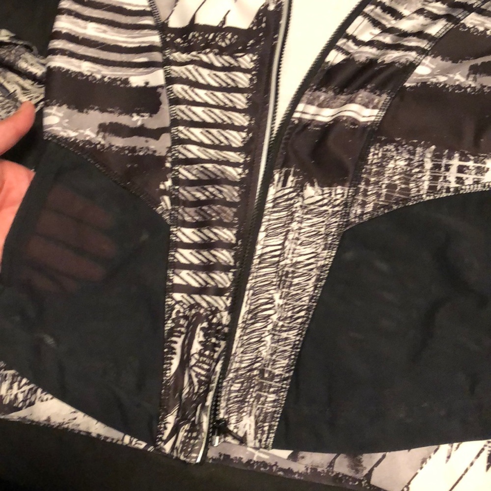 Zip up sweater size S - Picture 6 of 7